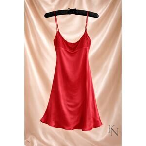 Victoria’s Secret 100% Silk Slip Chemise – Size Large – Classic Red